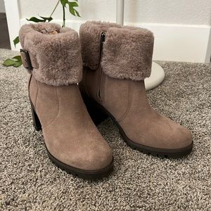 Ugg - Elisiana Boot in Caribou - New Never Worn